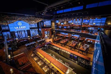 Catch every game at the best sports bars in Montréal.